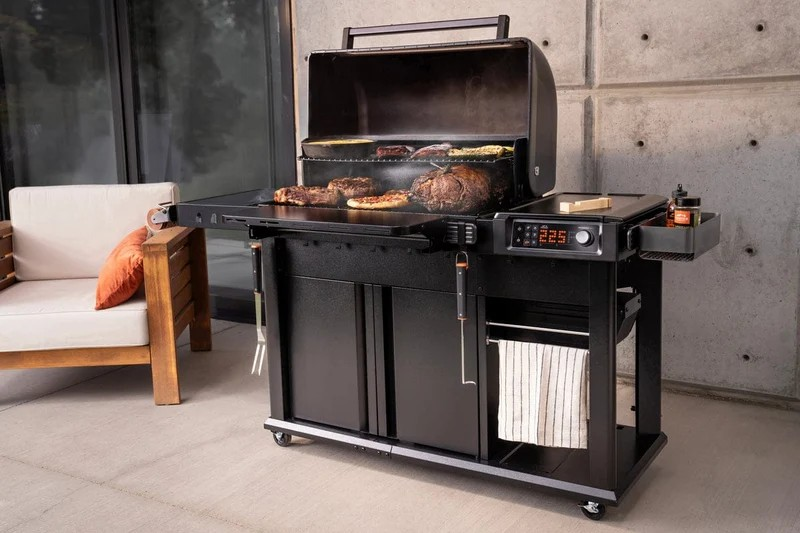 Traeger® Grill | Woodridge Pro Plus