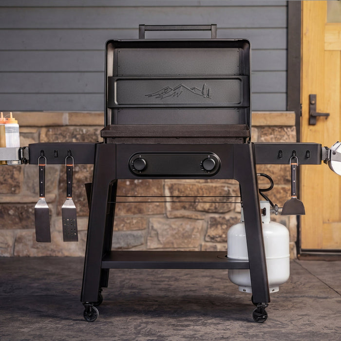 Traeger Irontop 2 Burner Lifestyle