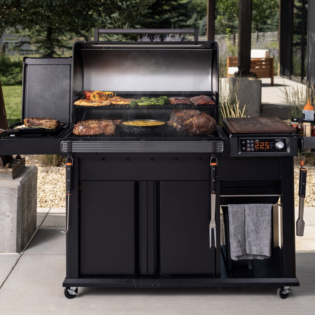 Traeger® Grill | Woodridge Elite – Oak and Iron Outdoor