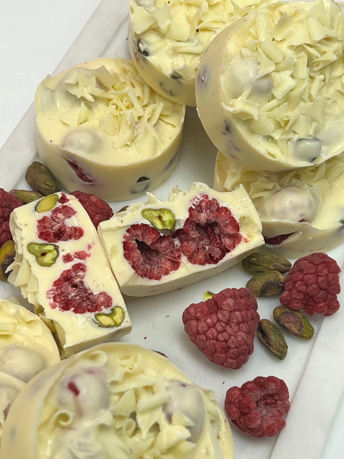 Choco-licious | Clusters 3pk | White Choco. / Raspberry / Pistachio🍁